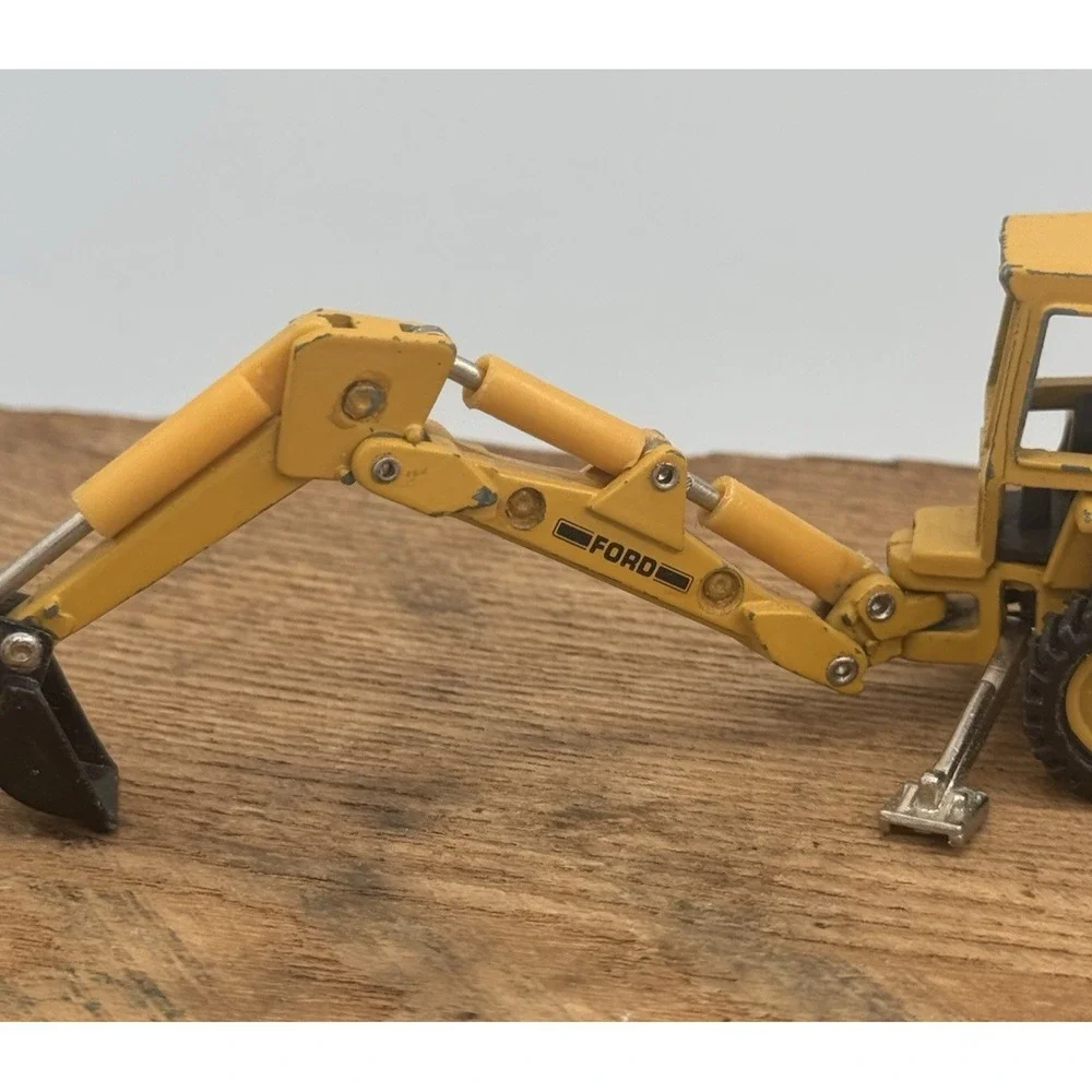 Vintage ERTL Ford Tractor Loader Backhoe Diecast Toy 2288ZD Dyersville Iowa